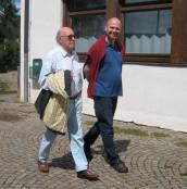 Durante le lezioni, Severino voleva, me imbarazzatissimo, che gli stessi di fianco..