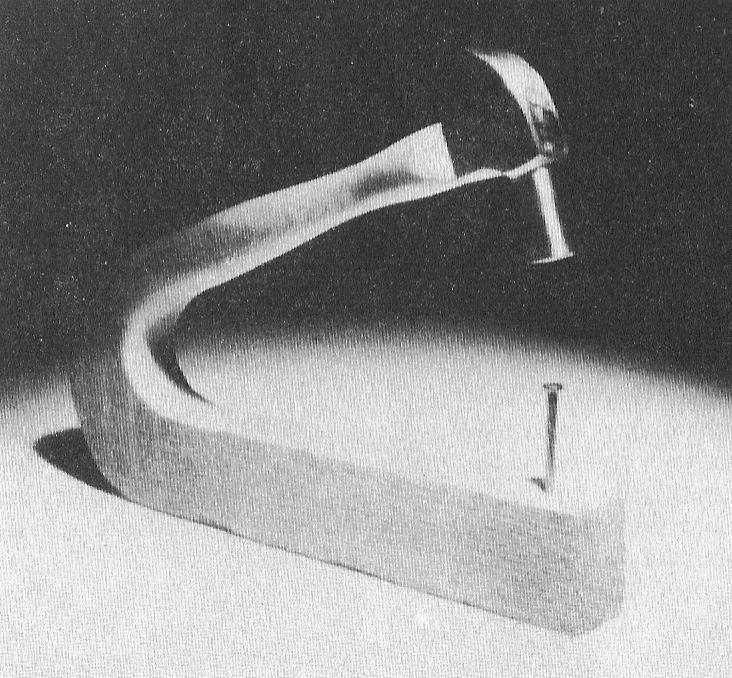 Martello che inchioda se stesso Martello che inchioda se stesso